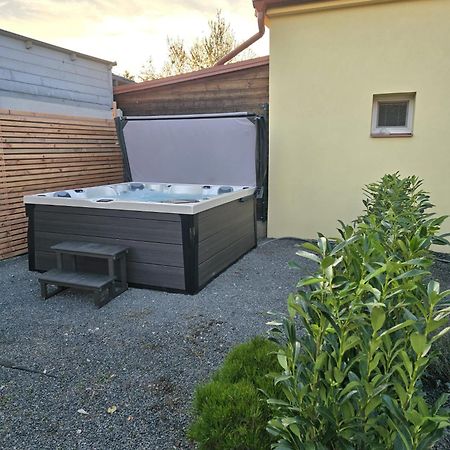 Apartmany Centro & Jacuzzi 皮耶什佳尼 外观 照片