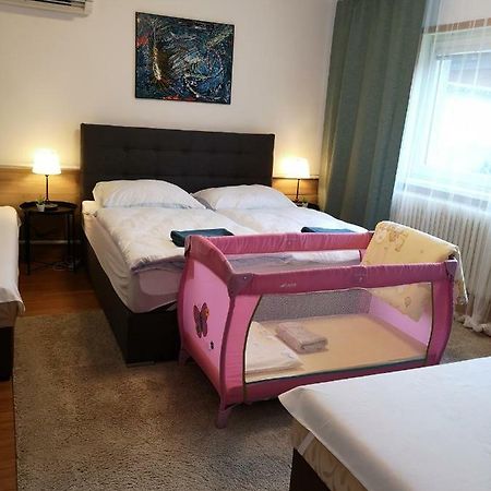 Apartmany Centro & Jacuzzi 皮耶什佳尼 外观 照片