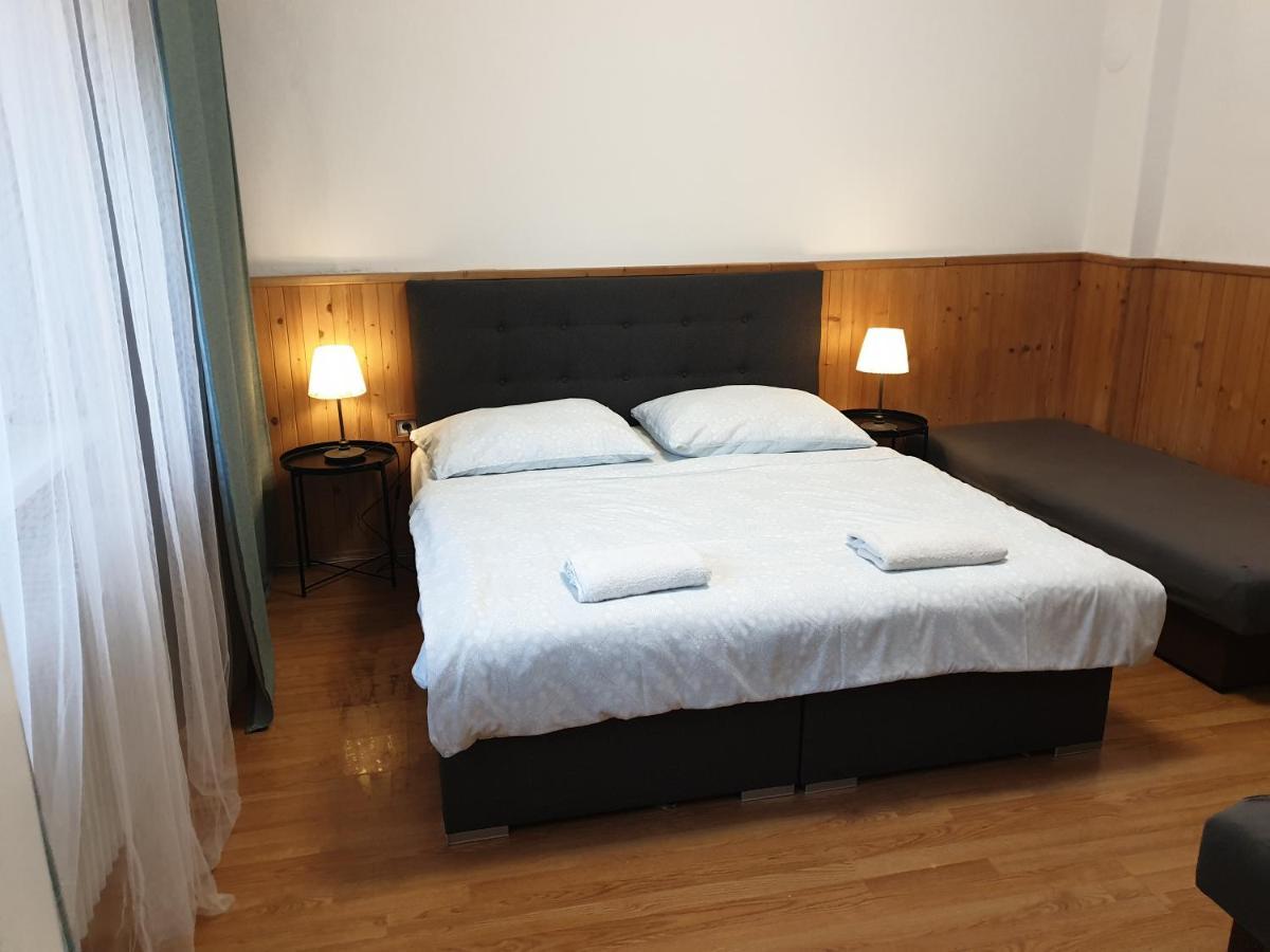 Apartmany Centro & Jacuzzi 皮耶什佳尼 外观 照片