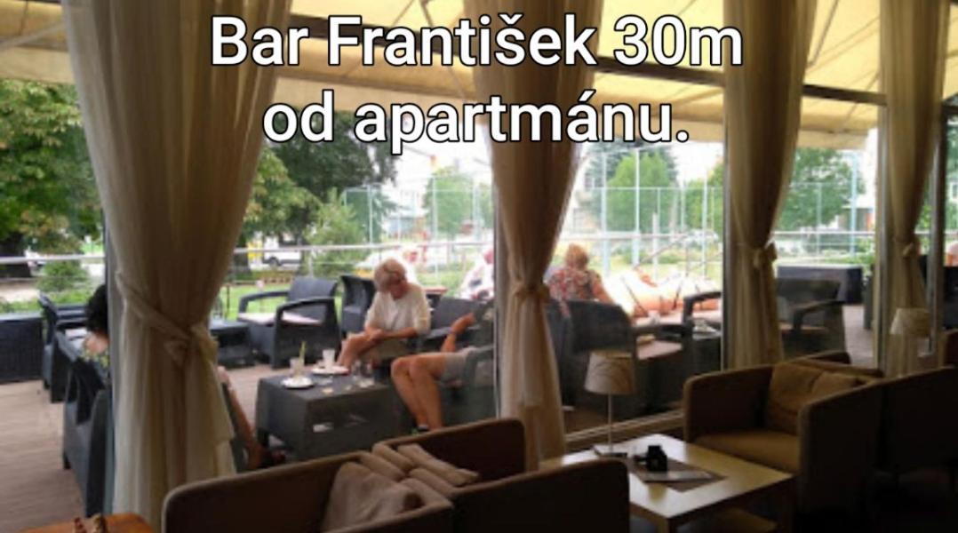 Apartmany Centro & Jacuzzi 皮耶什佳尼 外观 照片