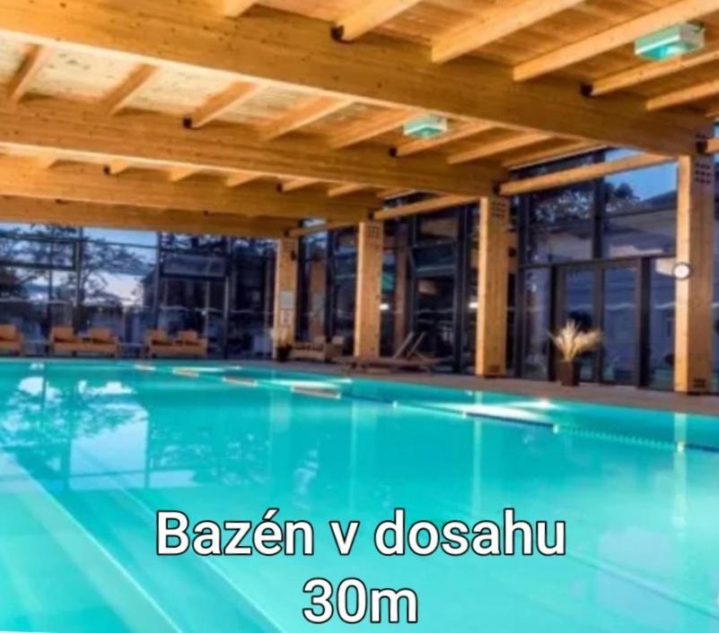 Apartmany Centro & Jacuzzi 皮耶什佳尼 外观 照片
