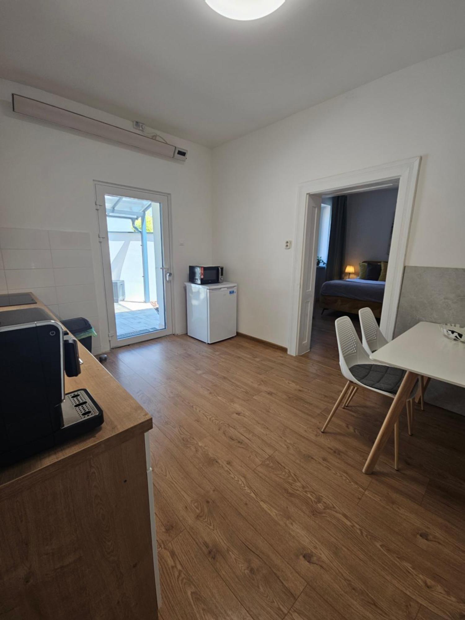 Apartmany Centro & Jacuzzi 皮耶什佳尼 外观 照片