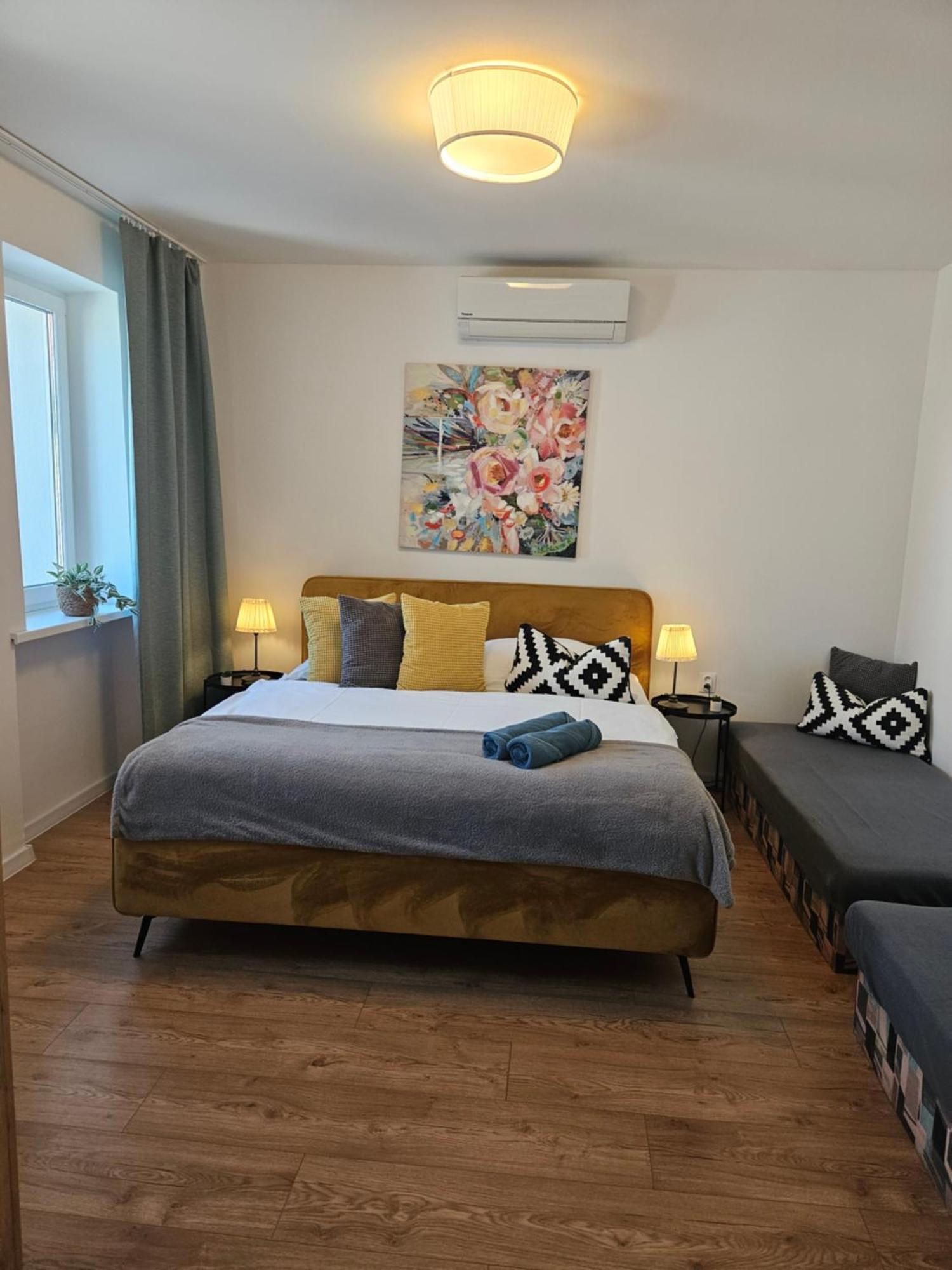 Apartmany Centro & Jacuzzi 皮耶什佳尼 外观 照片