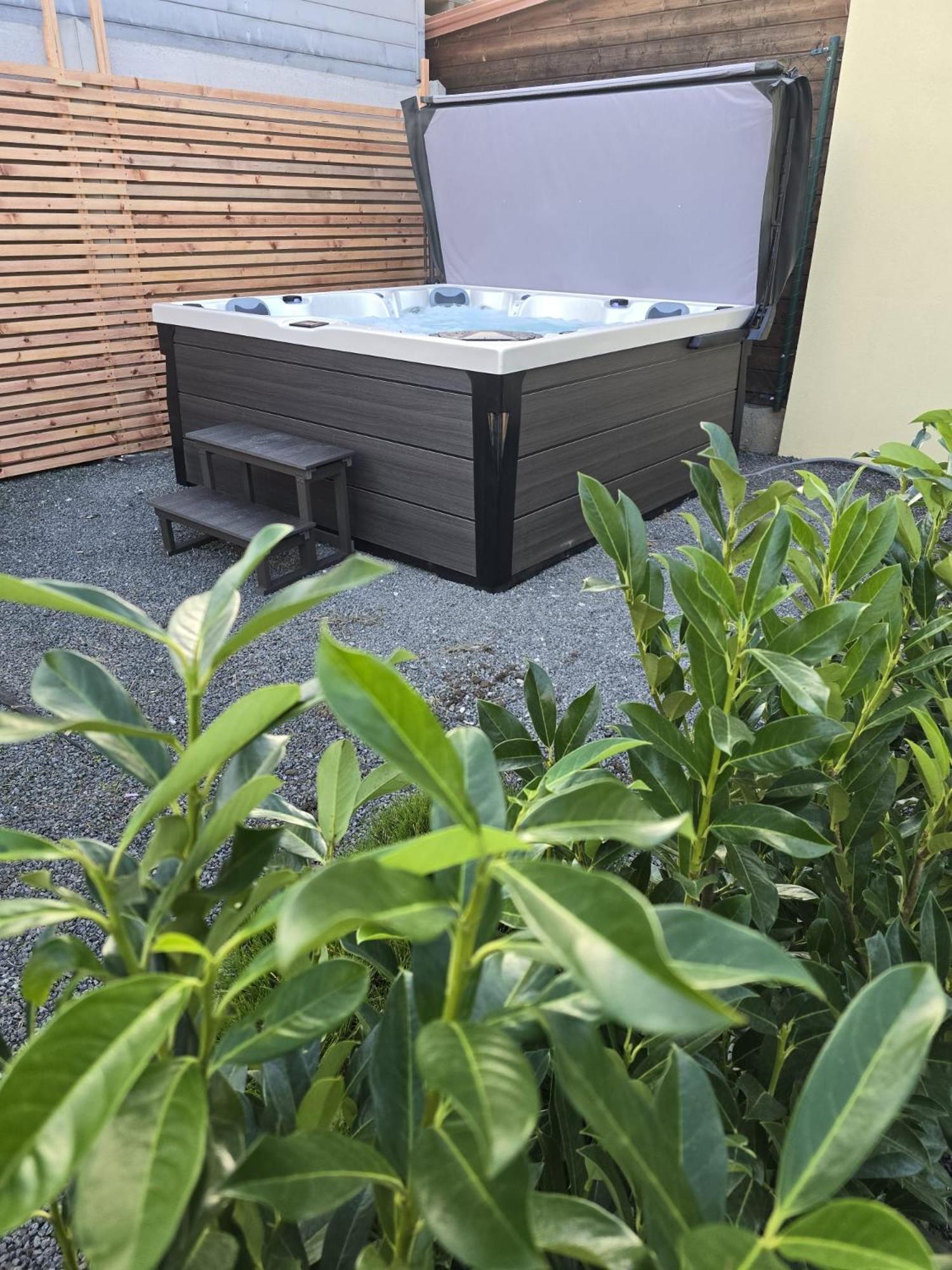 Apartmany Centro & Jacuzzi 皮耶什佳尼 外观 照片