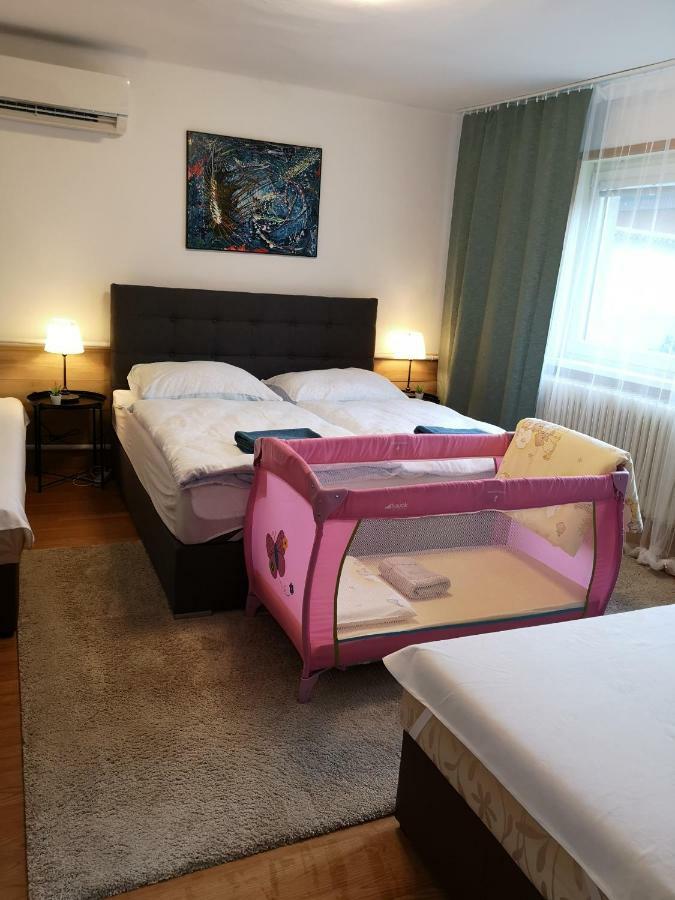 Apartmany Centro & Jacuzzi 皮耶什佳尼 外观 照片