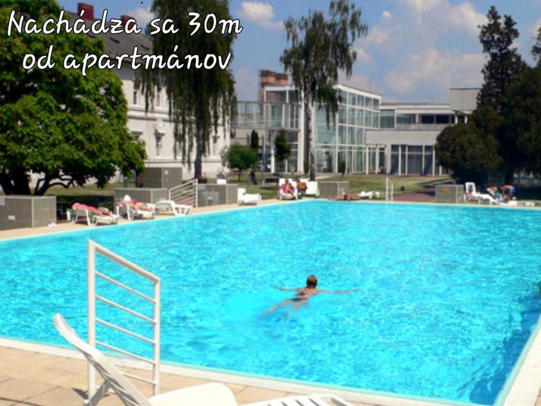 Apartmany Centro & Jacuzzi 皮耶什佳尼 外观 照片